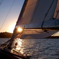 sailing_boat_close_up